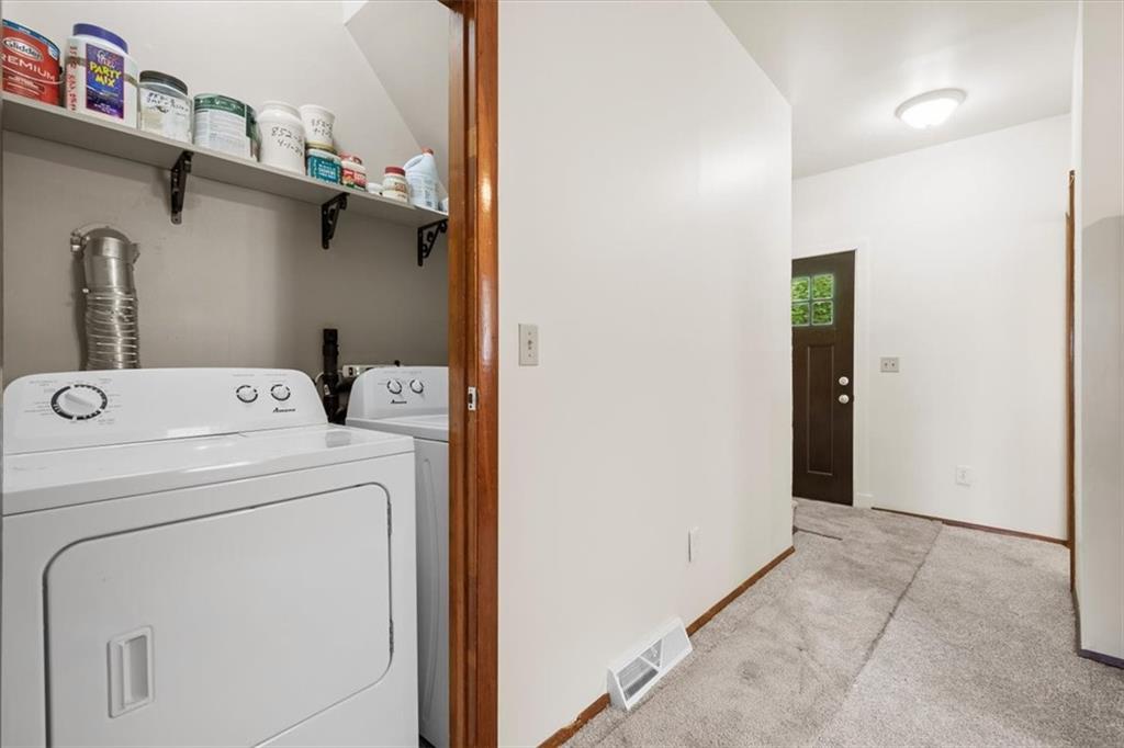 852 Windom Street Pittsburgh, PA 15203 - Photo 20 of 44 a utility room with dryer and washer