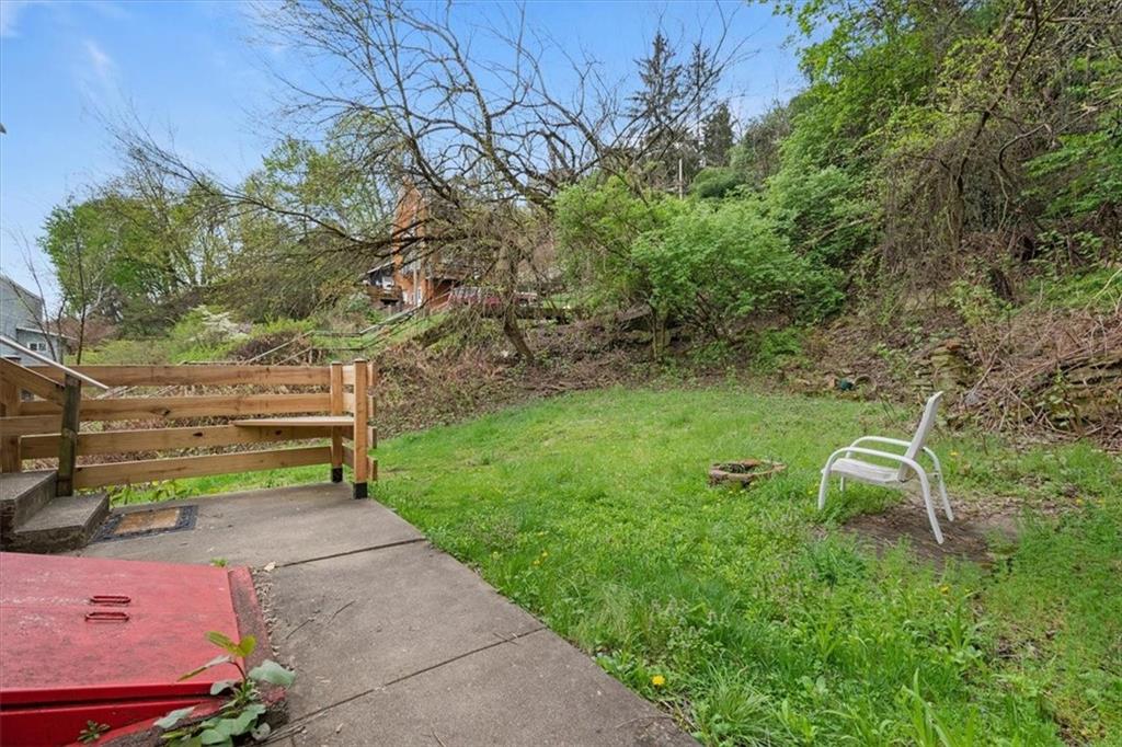 852 Windom Street Pittsburgh, PA 15203 - Photo 40 of 44 a view of a park with large trees