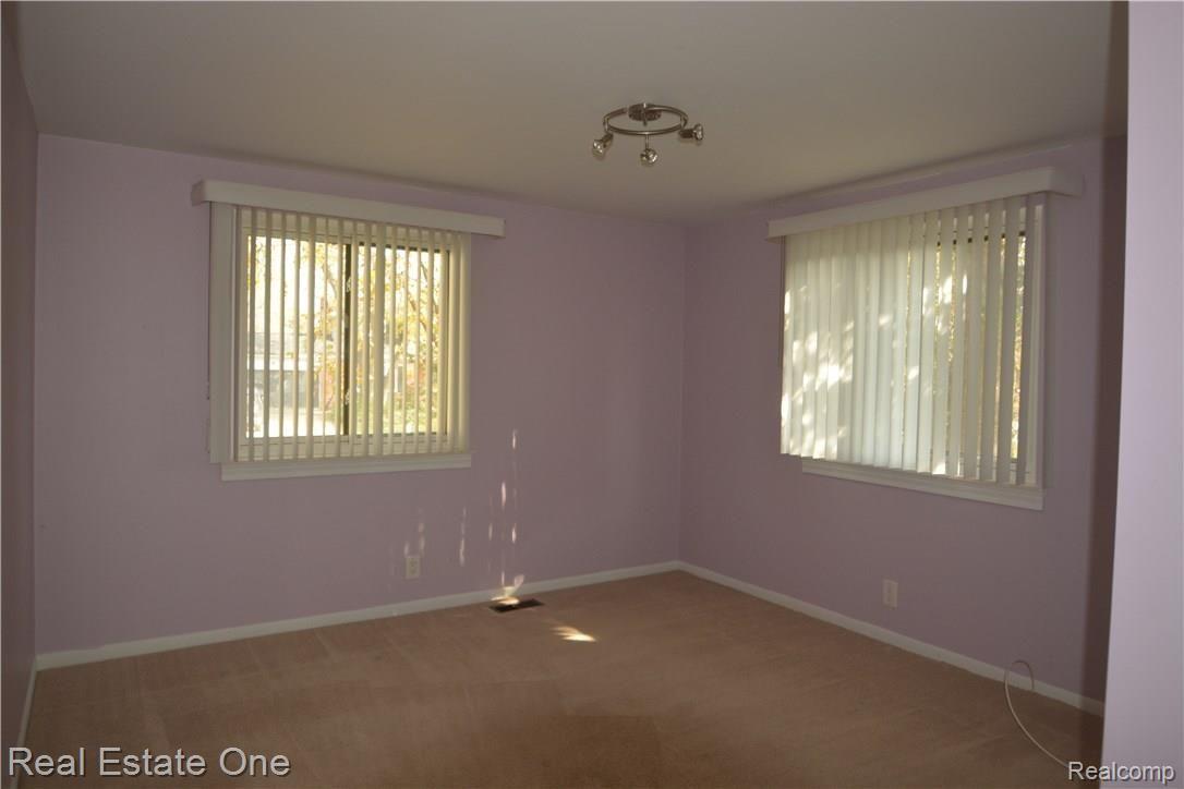 686 Lake Forest Road Rochester, MI 48309 - Photo 15 of 24 DSC_4120.JPG