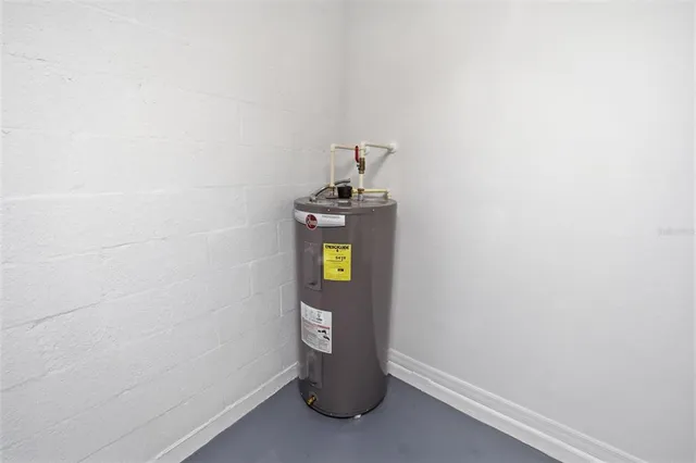 $359,900 | 4035 11th Street East, Bradenton, FL 34208