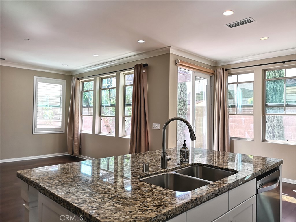 106 Pendant Irvine, CA 92620 - Photo 8 of 19