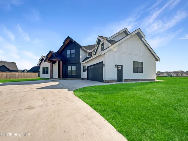 $679,900 | 1111 Staysail Drive, Elizabeth City, NC 27909