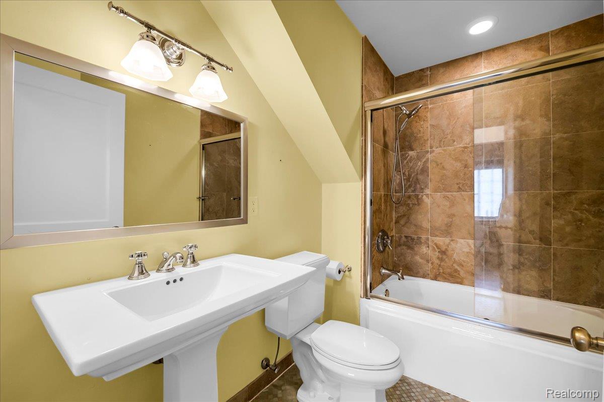 455 Linden Road Birmingham, MI 48009 - Photo 52 of 60 54-455 Linden Rd_53.jpg