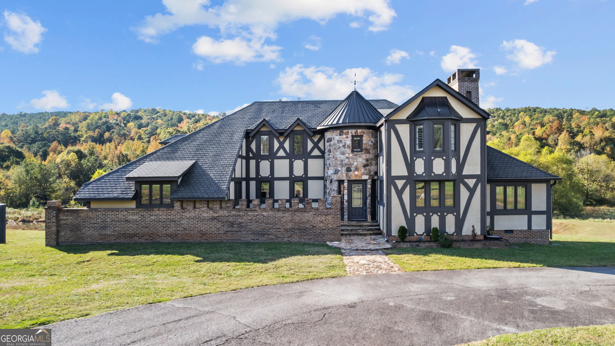 front view of house with a yard