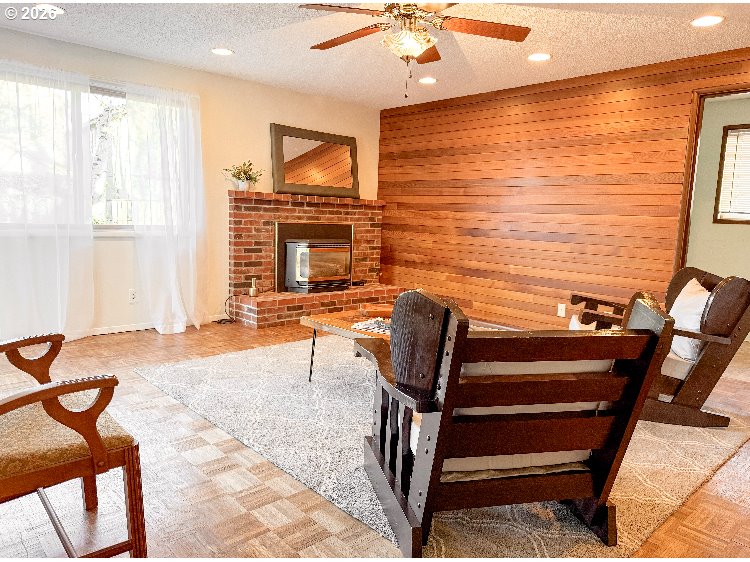 19555 Southwest Cascadia Street Beaverton, OR 97078 - Photo 13 of 15