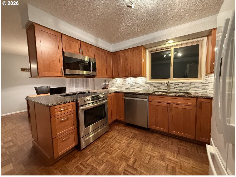 19555 Southwest Cascadia Street Beaverton, OR 97078 - Photo 6 of 15