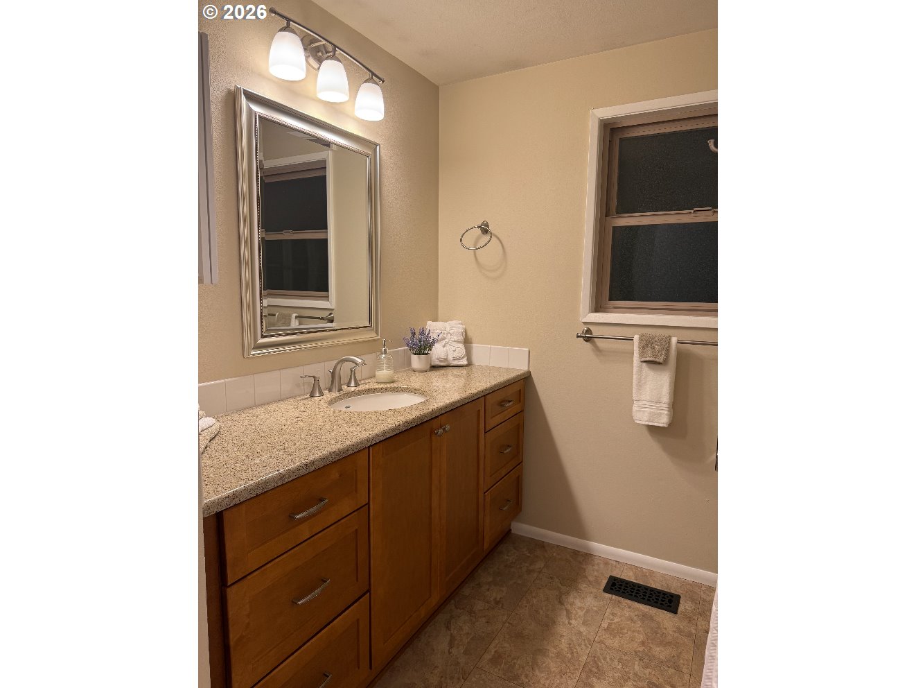 19555 Southwest Cascadia Street Beaverton, OR 97078 - Photo 7 of 15