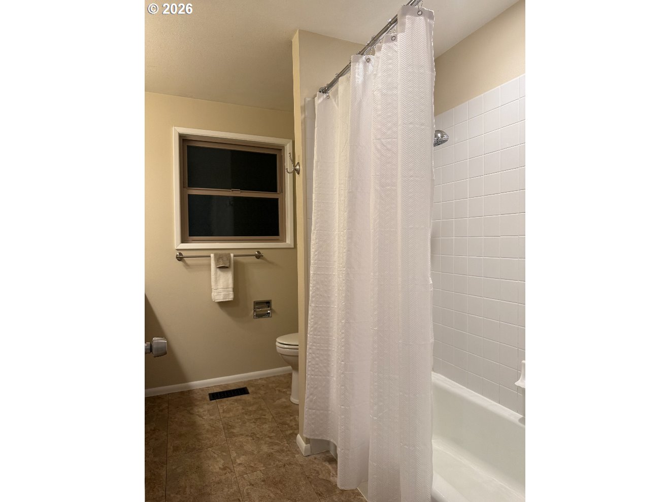 19555 Southwest Cascadia Street Beaverton, OR 97078 - Photo 8 of 15