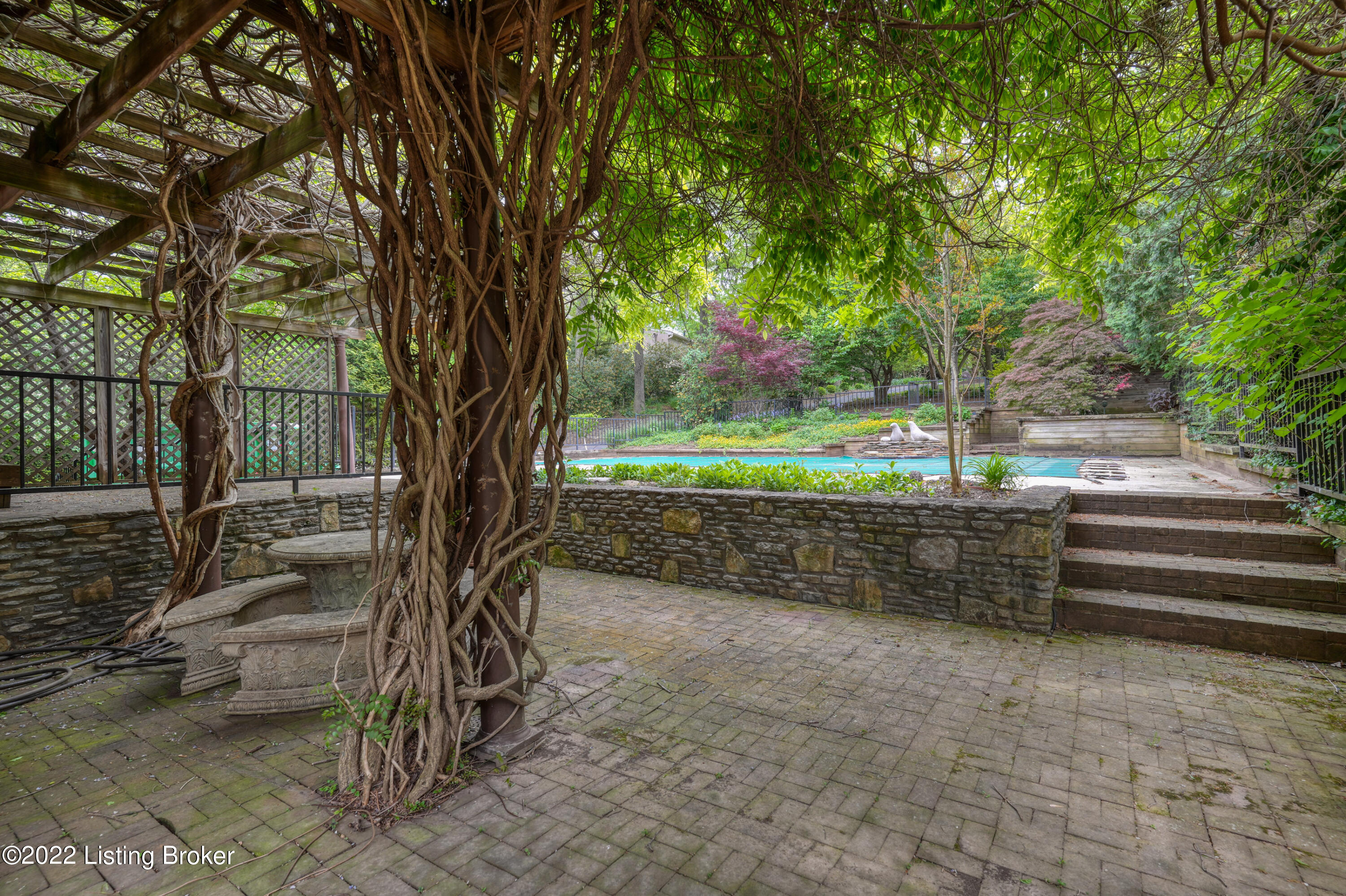 1644 Cherokee Road Louisville, KY 40205 - Photo 57 of 60 Wisteria covered Terrace