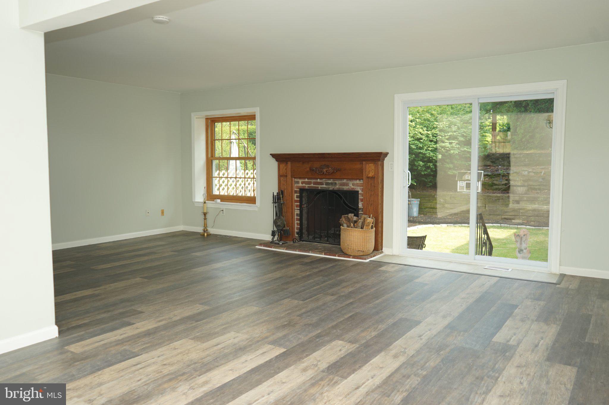 96 Farnwood Road Mount Laurel, NJ 08054 - Photo 3 of 30 Spacious living area with natural light.