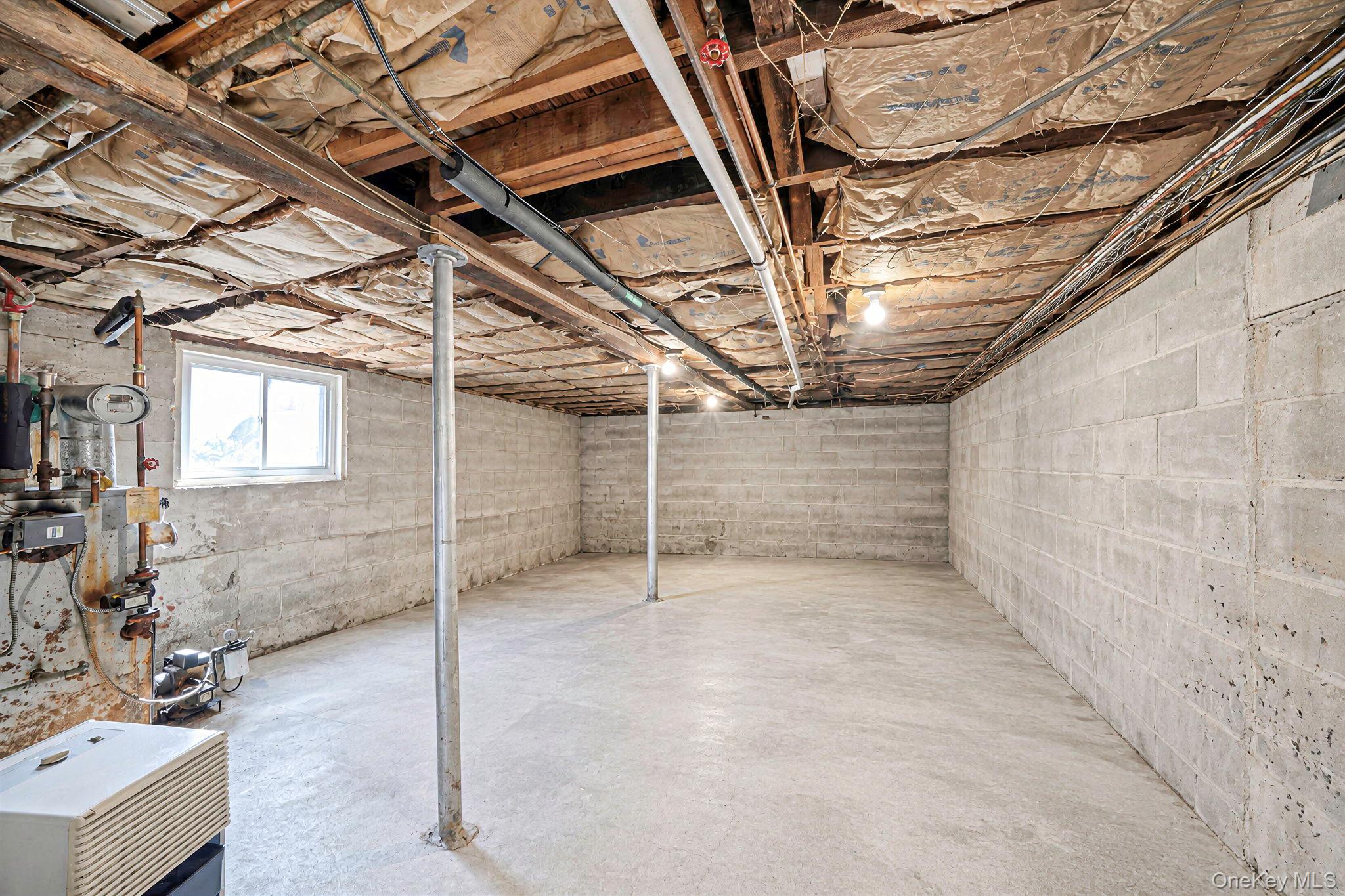 39 Plandome Road Sound Beach, NY 11789 - Photo 20 of 22 Gallery Image 20