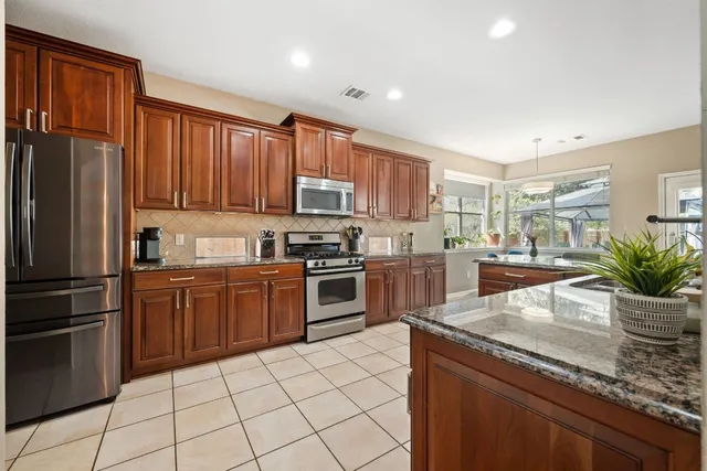 $2,700 | 13720 Shadowlawn Trace, Manor, TX 78653