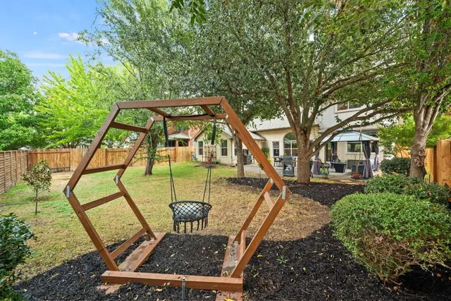 $2,700 | 13720 Shadowlawn Trace, Manor, TX 78653