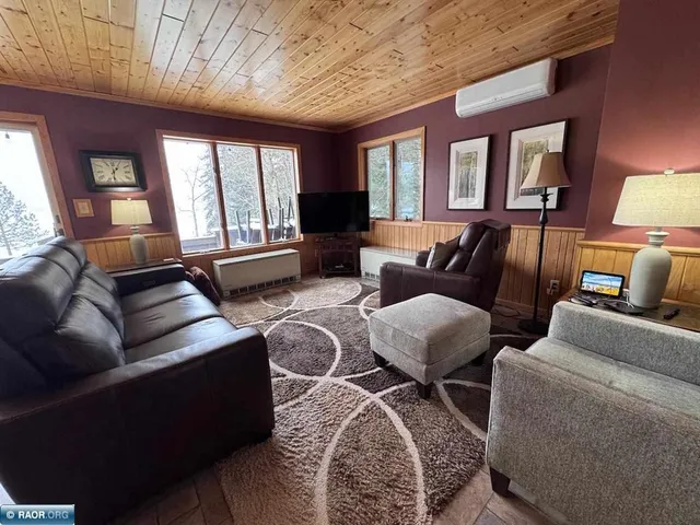 $789,500 | 9063 East Wa-kem-up Village Road, Cook, MN 55723