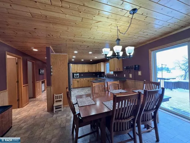 $789,500 | 9063 East Wa-kem-up Village Road, Cook, MN 55723