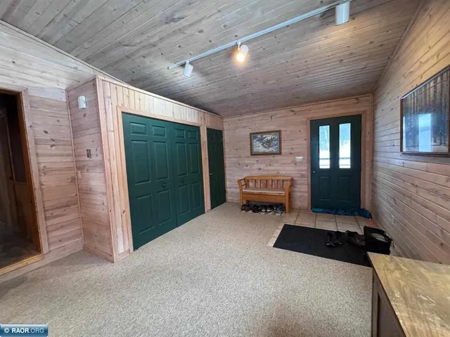 $789,500 | 9063 East Wa-kem-up Village Road, Cook, MN 55723