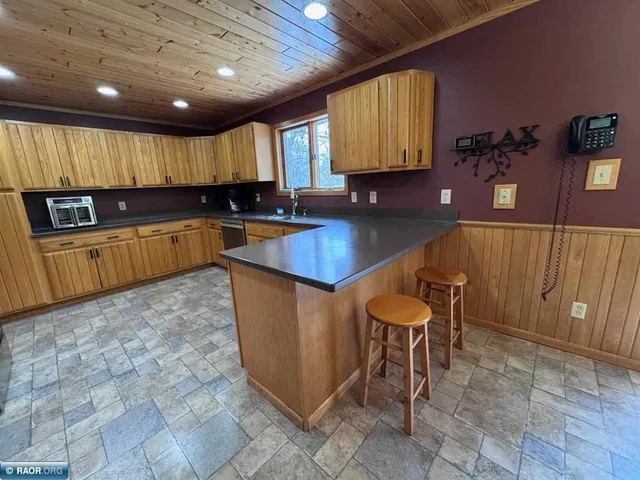 $789,500 | 9063 East Wa-kem-up Village Road, Cook, MN 55723