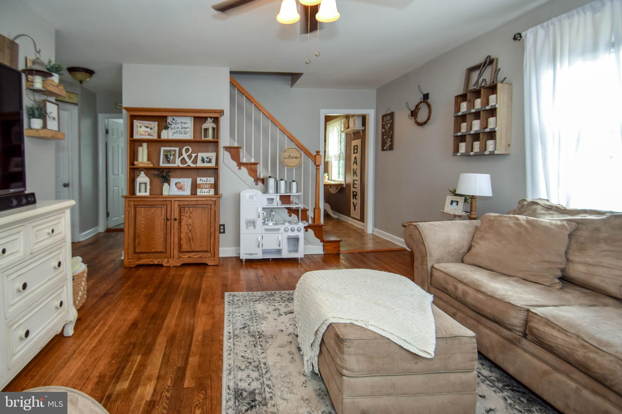 943 Woodlynn Road Essex, MD 21221 - Photo 2 of 40 Gallery Image 2
