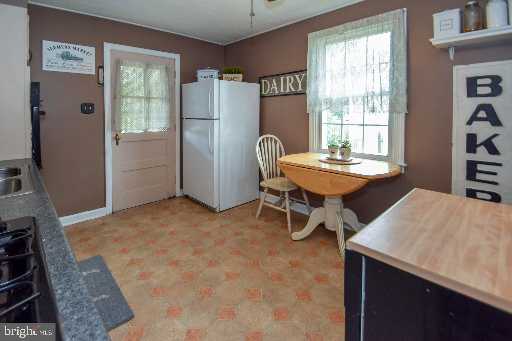 943 Woodlynn Road Essex, MD 21221 - Photo 15 of 40 Gallery Image 15
