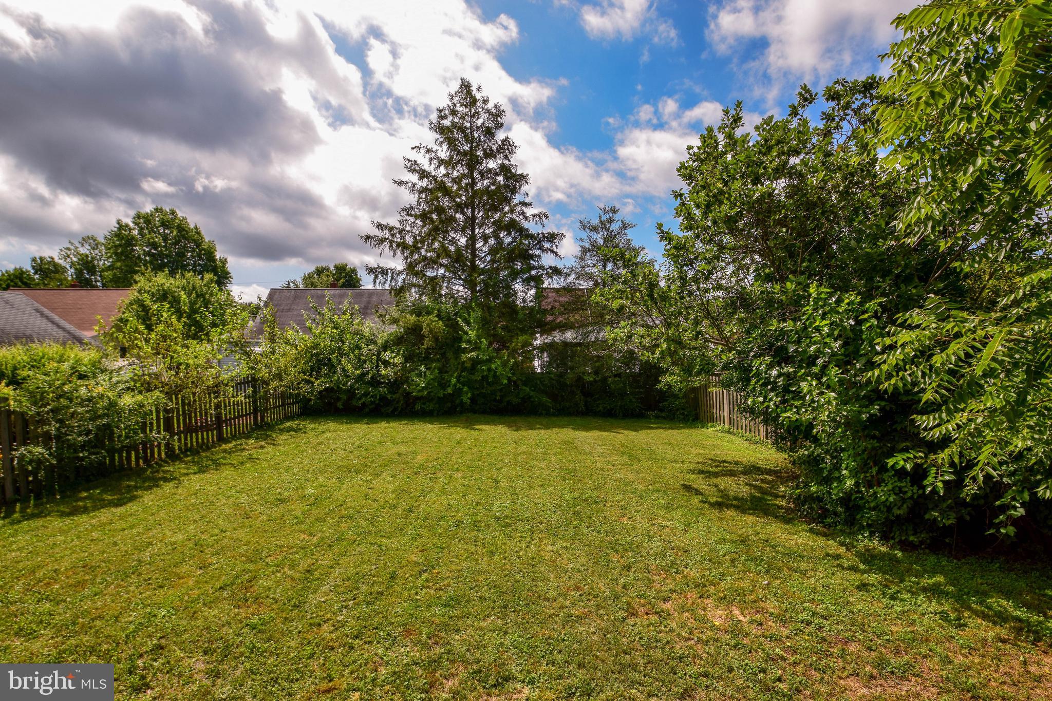 943 Woodlynn Road Essex, MD 21221 - Photo 34 of 40 Gallery Image 34