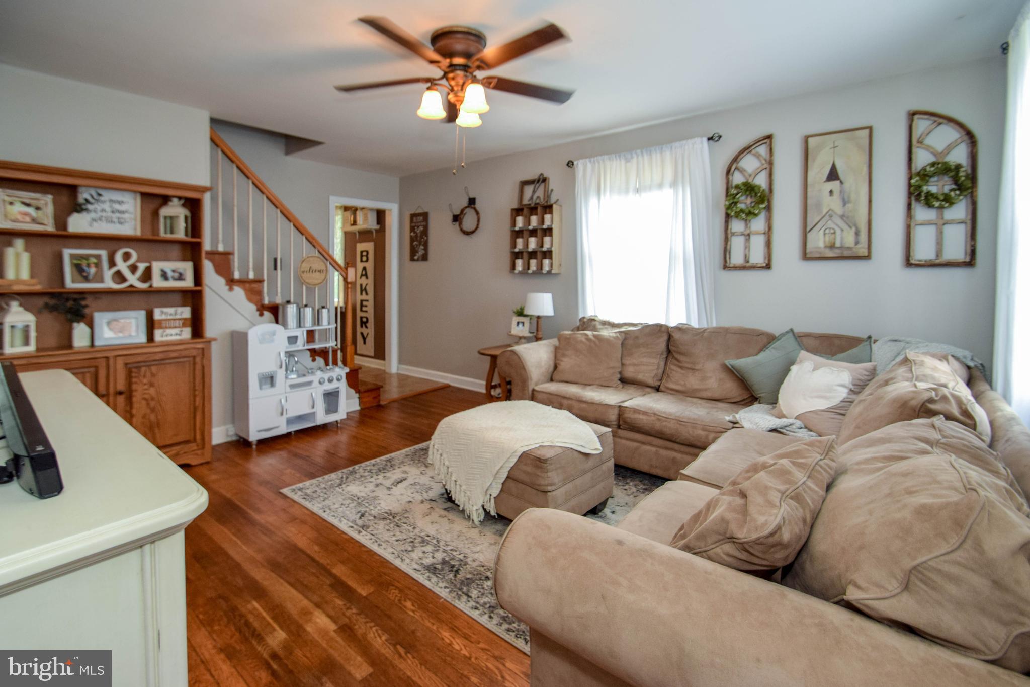 943 Woodlynn Road Essex, MD 21221 - Photo 5 of 40 Gallery Image 5