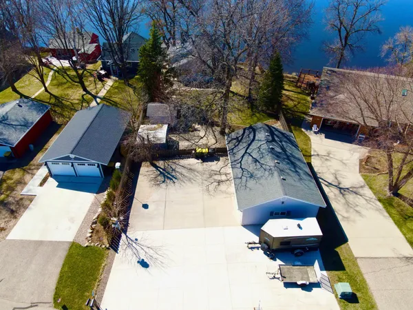 $565,000 | 5134 East Eagle Lake Road, Willmar, MN 56201