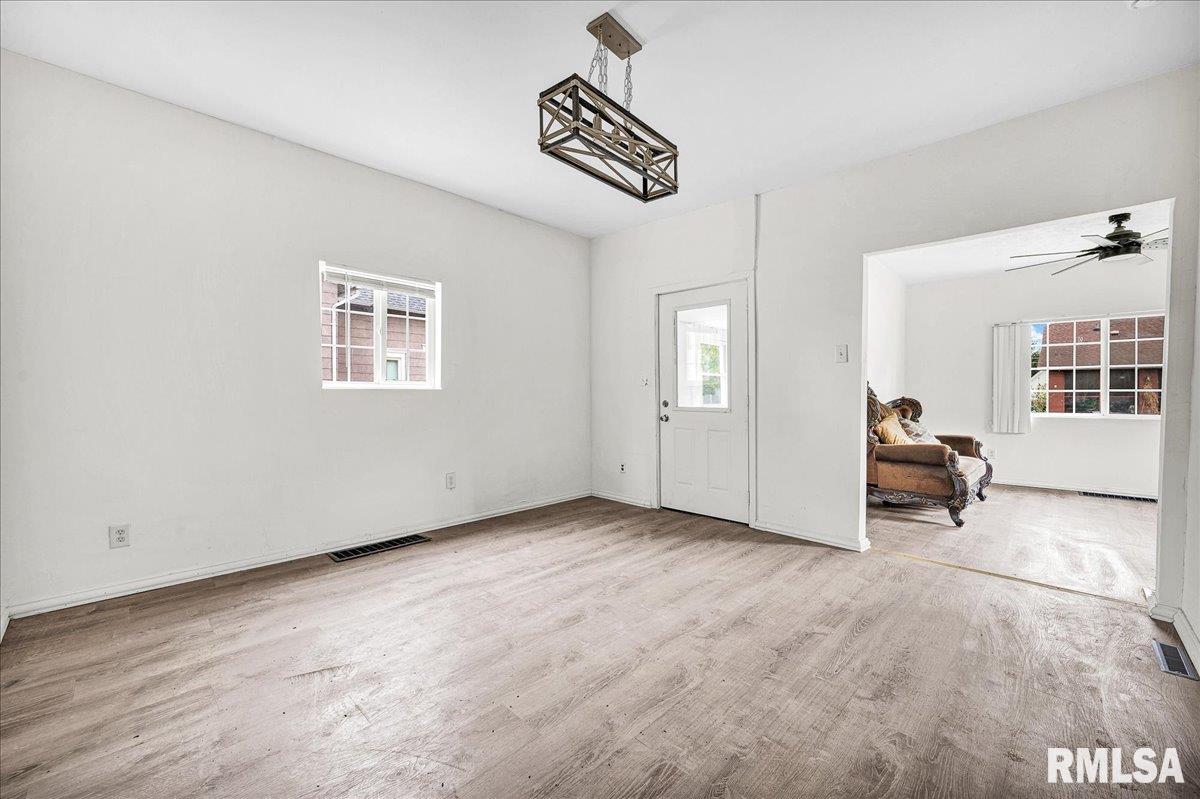 1016 Caroline Street Pekin, IL 61554 - Photo 4 of 15