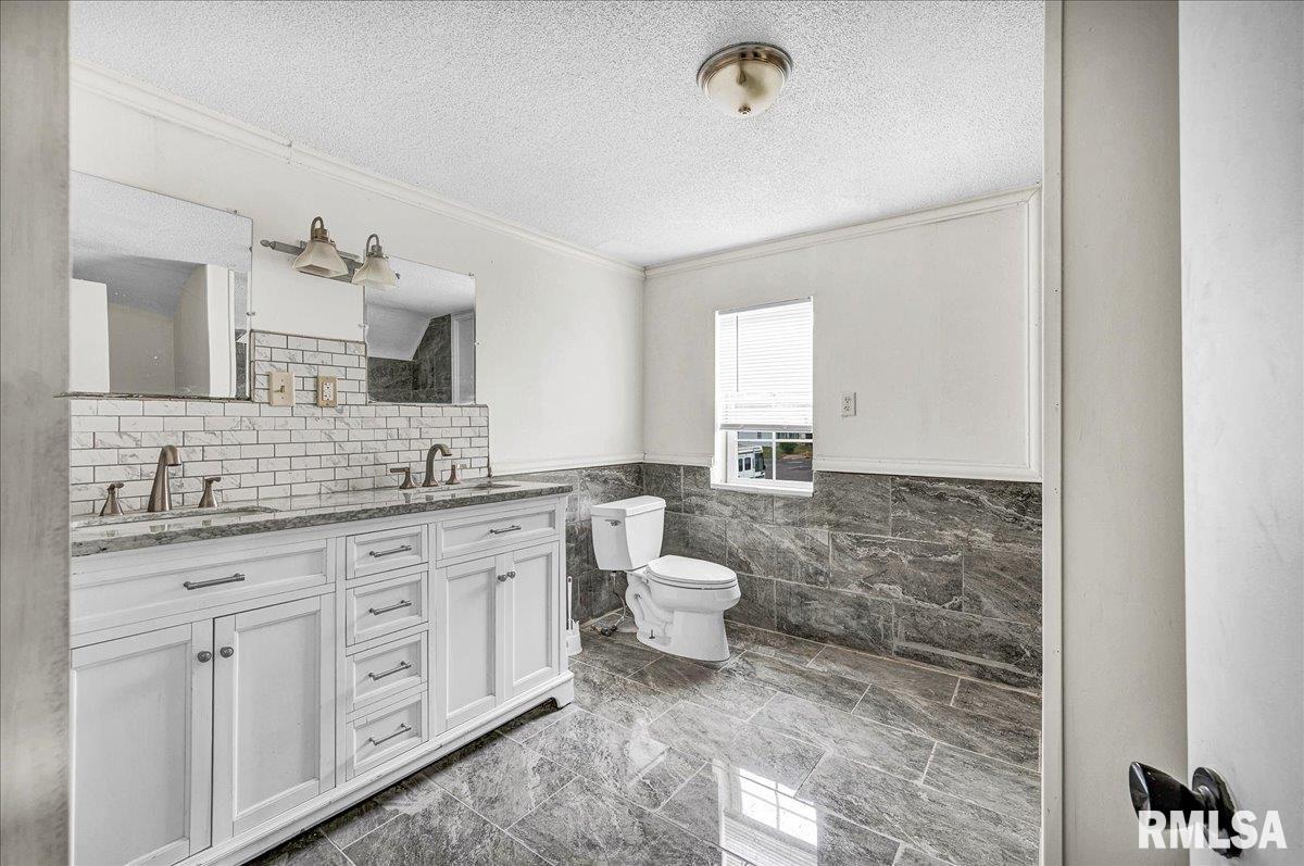 1016 Caroline Street Pekin, IL 61554 - Photo 10 of 15