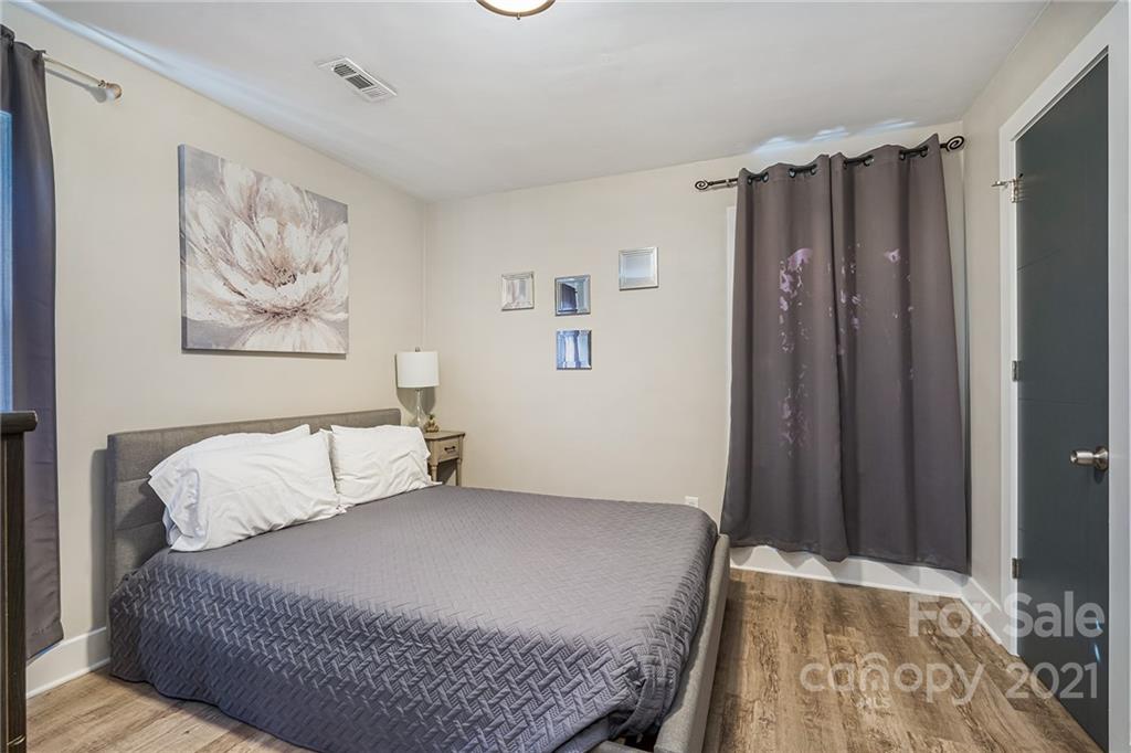 2831 Cowles Road, Unit 22 Charlotte, NC 28208 - Photo 11 of 28 Gallery Image 11
