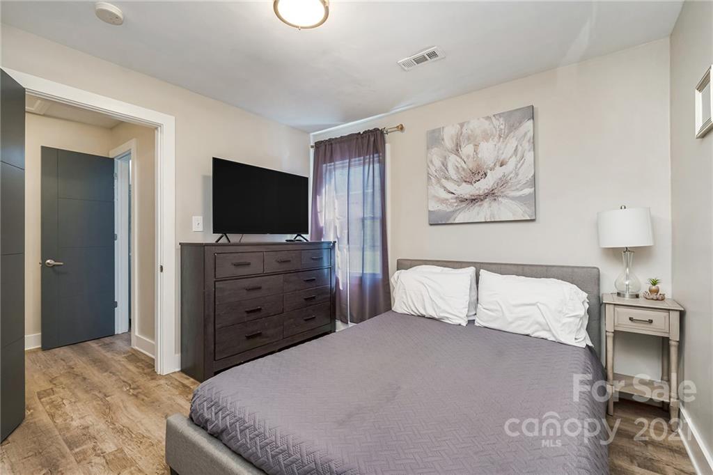 2831 Cowles Road, Unit 22 Charlotte, NC 28208 - Photo 12 of 28 Gallery Image 12