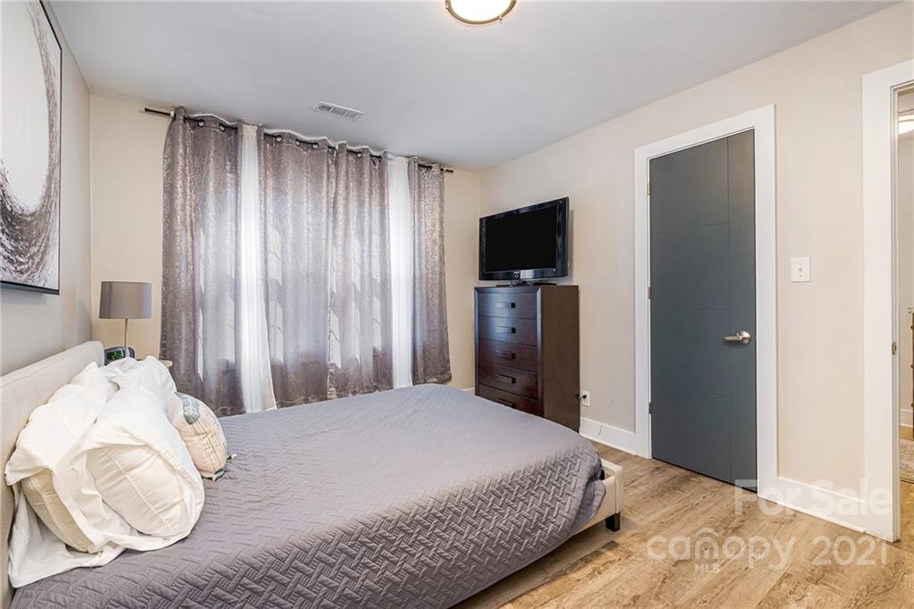 2831 Cowles Road, Unit 22 Charlotte, NC 28208 - Photo 14 of 28 Gallery Image 14