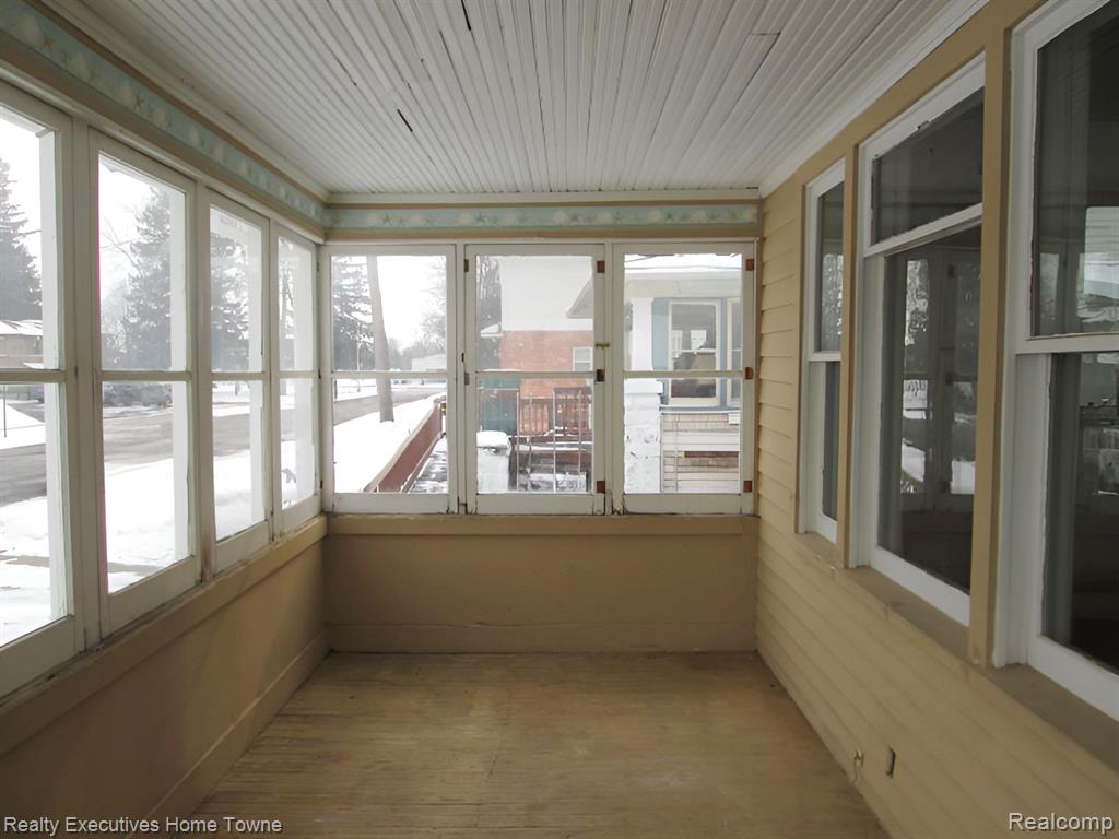 75 Delaware Street Sandusky, MI 48471 - Photo 4 of 27