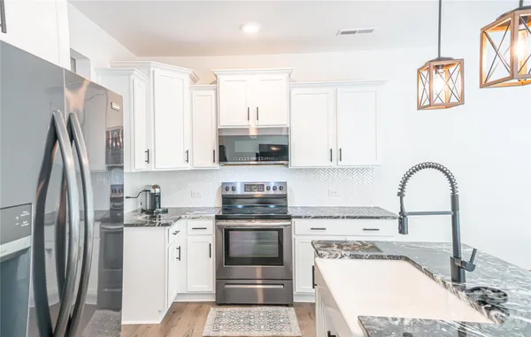 $439,900 | 2025 Woodshorn Drive, Matthews, NC 28104