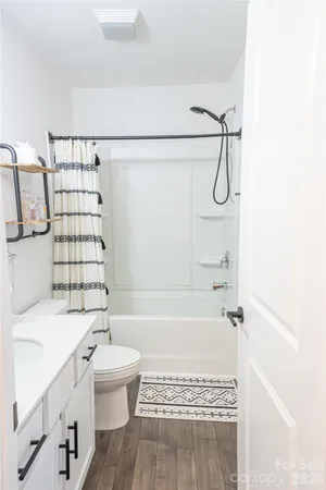 $439,900 | 2025 Woodshorn Drive, Matthews, NC 28104