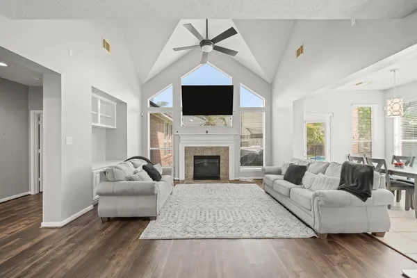 $400,000 | 25406 Myrtle Springs, Spring, TX 77373