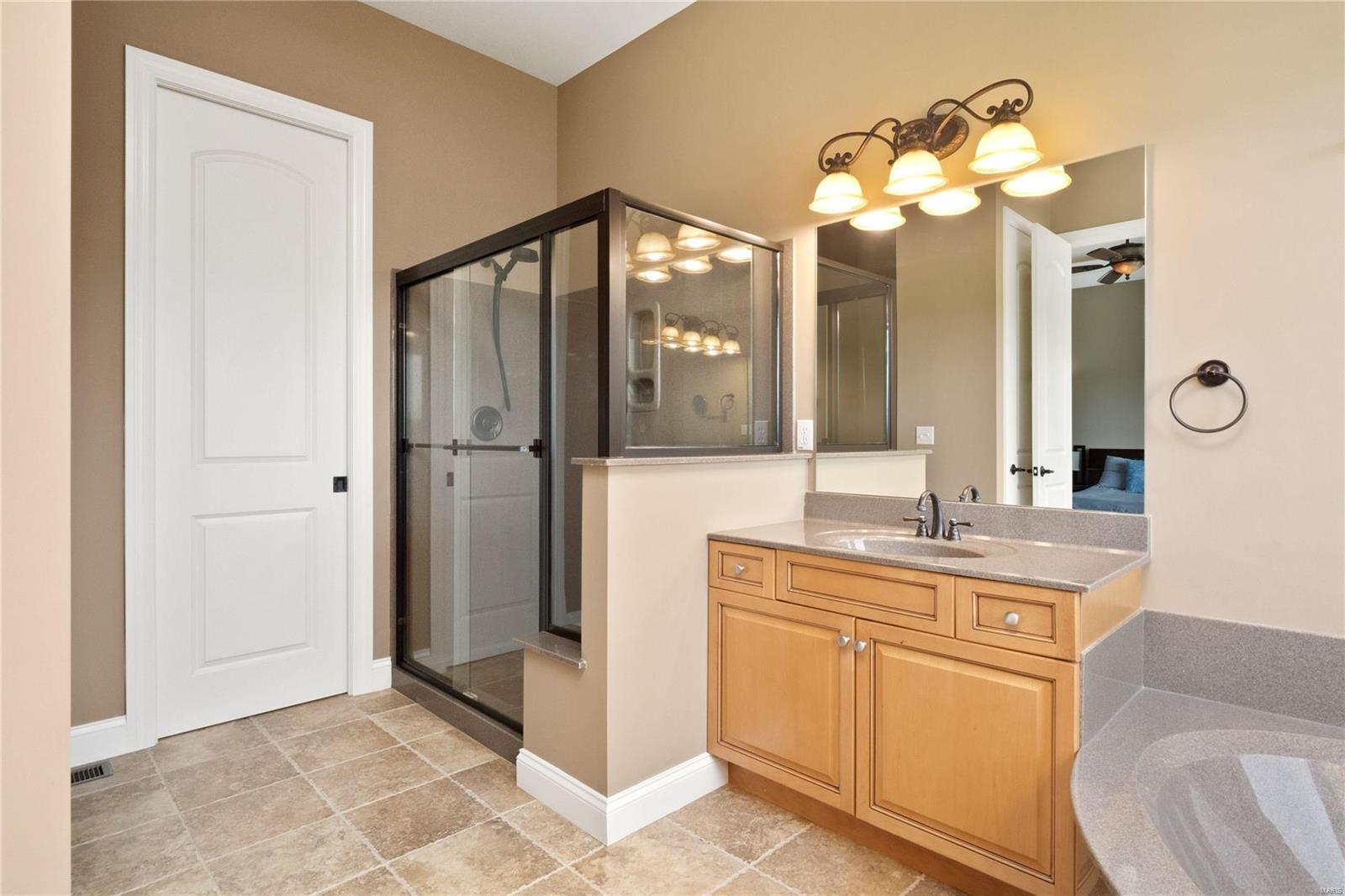1095 Bridleridge Crossing Spur High Ridge, MO 63049 - Photo 19 of 40 Gallery Image 19