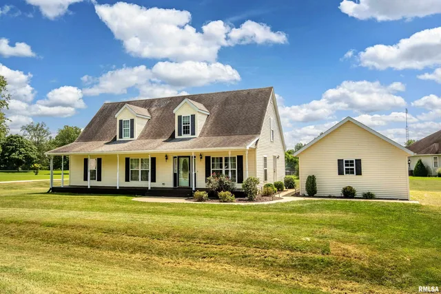 $259,900 | 22 Smith Road, Nashville, IL 62263