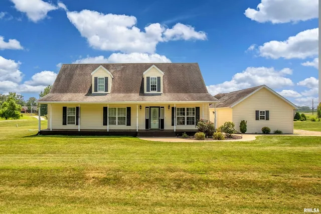 $259,900 | 22 Smith Road, Nashville, IL 62263