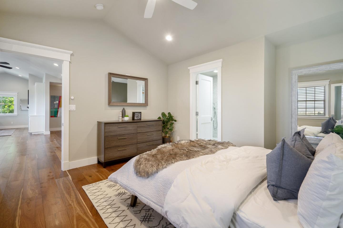 910 Sunset Drive San Carlos, CA 94070 - Photo 22 of 62