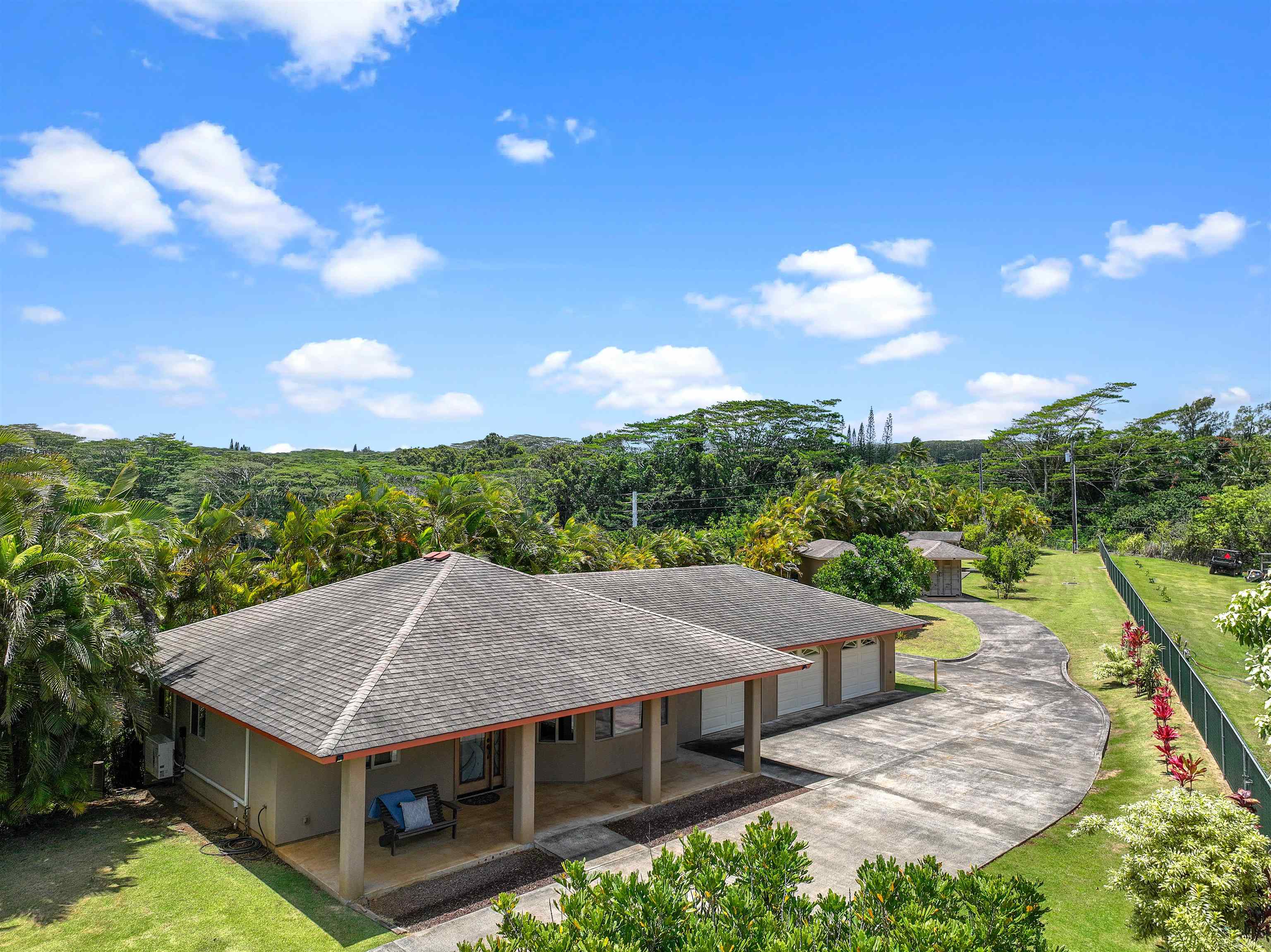 370 Hahana Road Haiku, HI 96708 - Photo 2 of 29