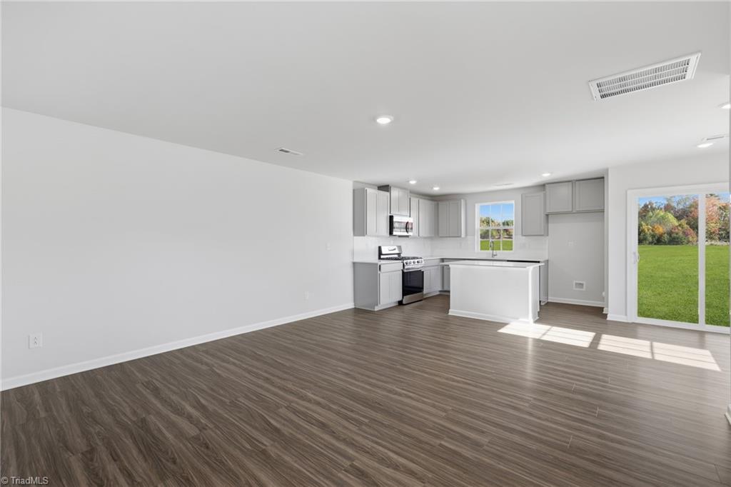 179 Plumtree Court King, NC 27021 - Photo 9 of 30