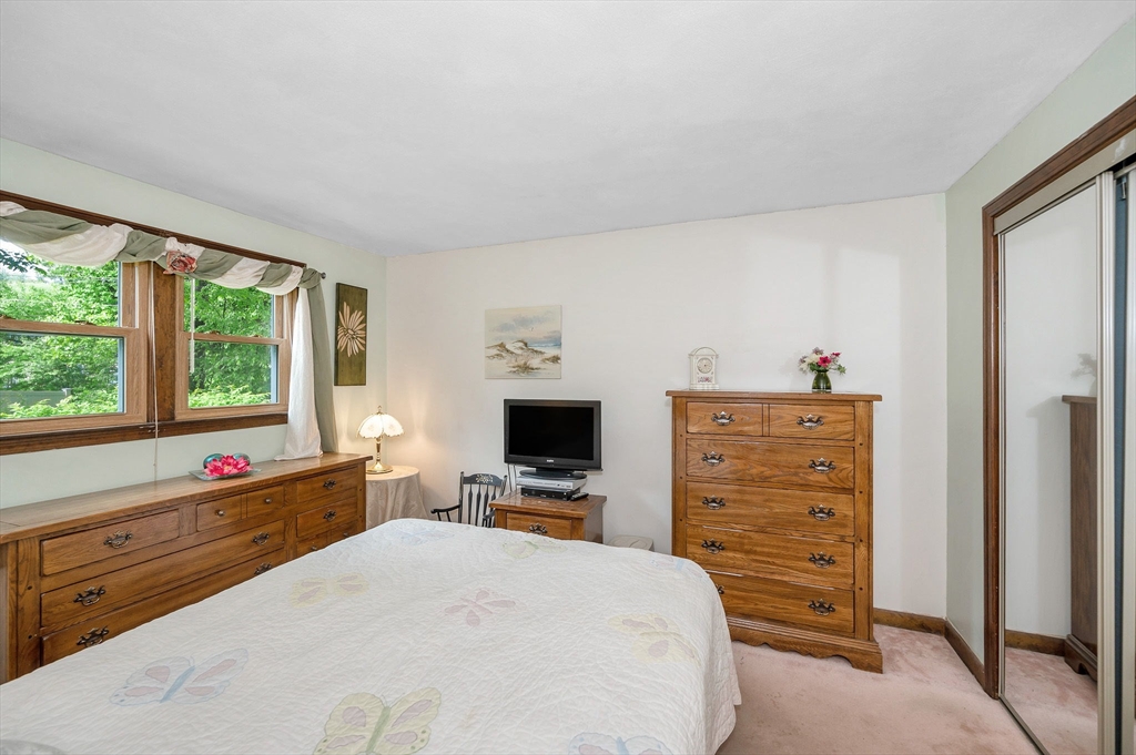 10 Northgate Road Tewksbury, MA 01876 - Photo 22 of 41