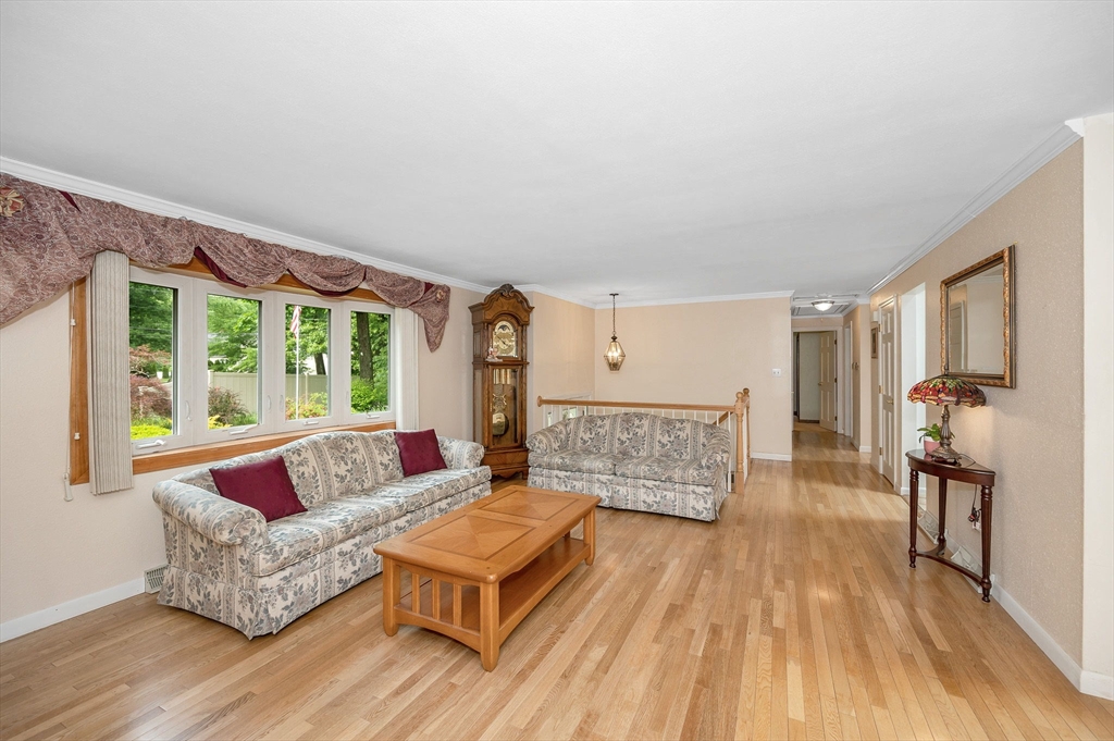 10 Northgate Road Tewksbury, MA 01876 - Photo 3 of 41