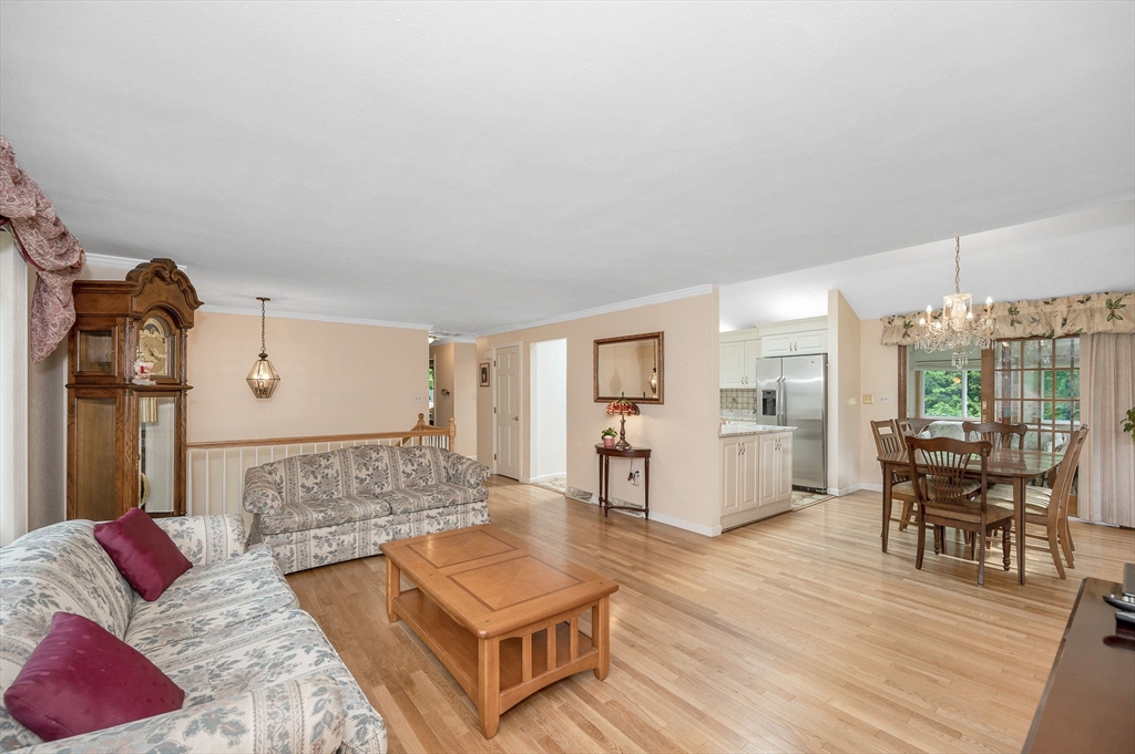 10 Northgate Road Tewksbury, MA 01876 - Photo 4 of 41