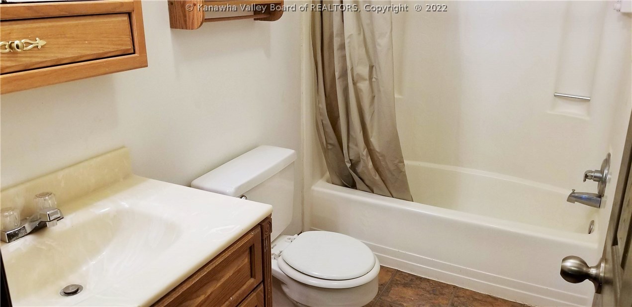 6418 Jericho Road Point Pleasant, WV 25550 - Photo 20 of 28 Main Floor Full Bathroom