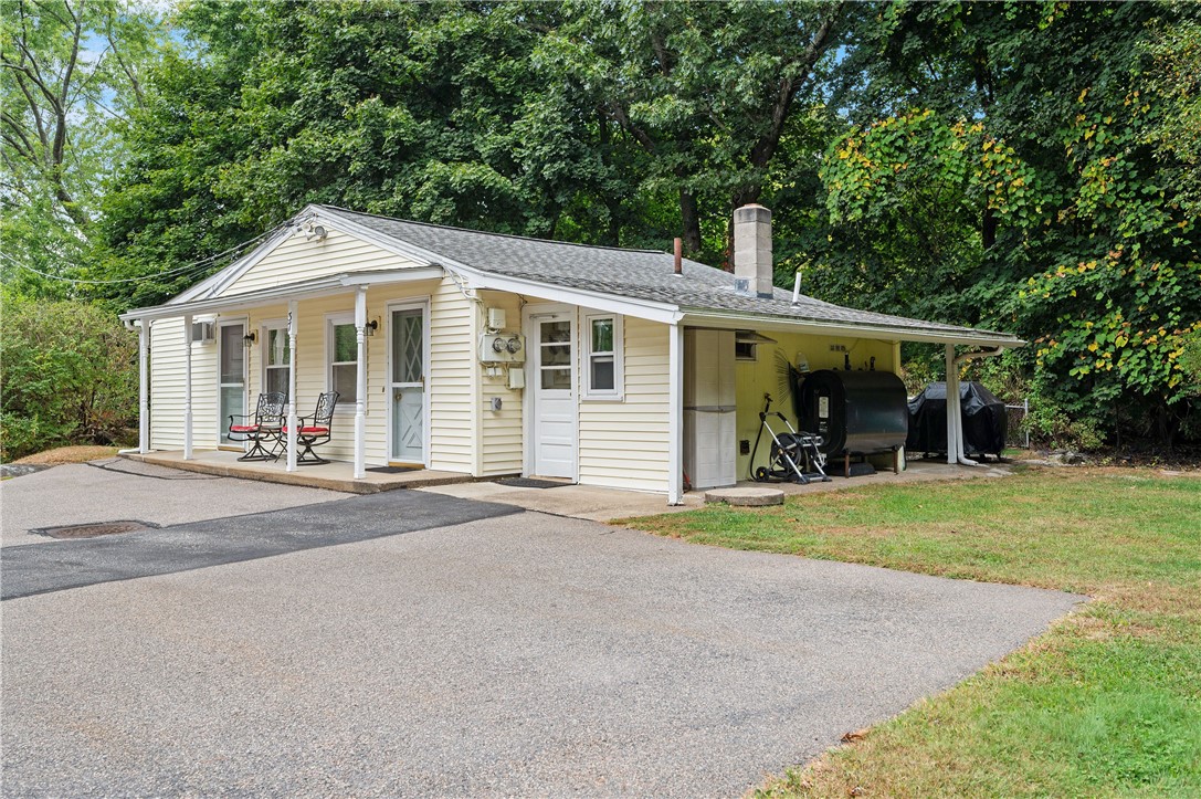 35 West Wrentham Road Cumberland, RI 02864 - Photo 4 of 45 2 Bed Cottage