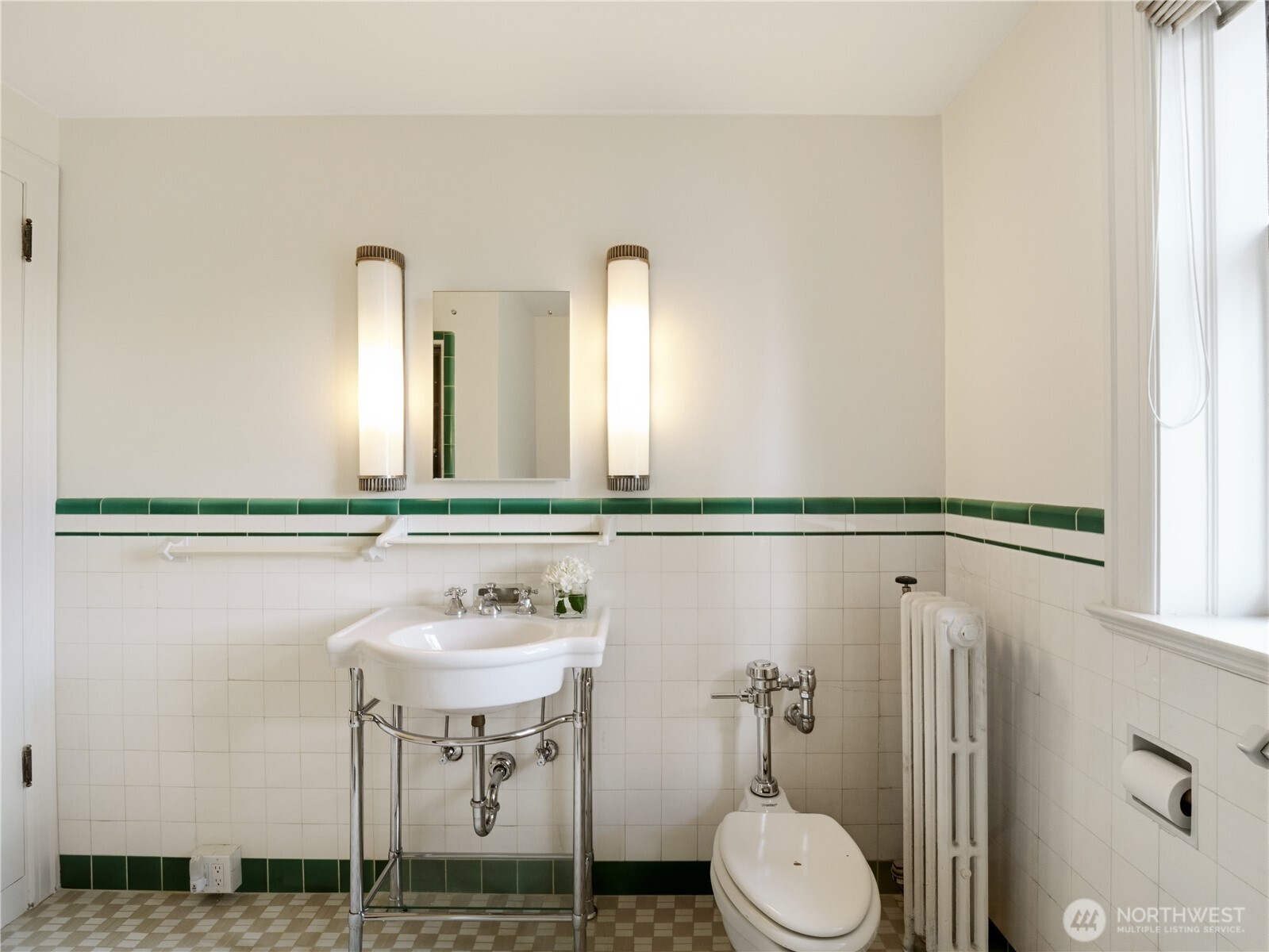 1223 Spring Street, Unit 300 Seattle, WA 98104 - Photo 25 of 40