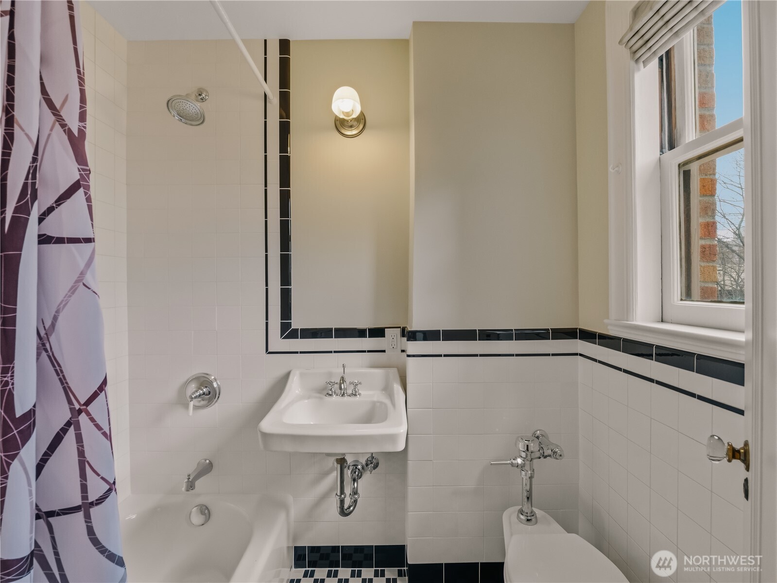 1223 Spring Street, Unit 300 Seattle, WA 98104 - Photo 33 of 40