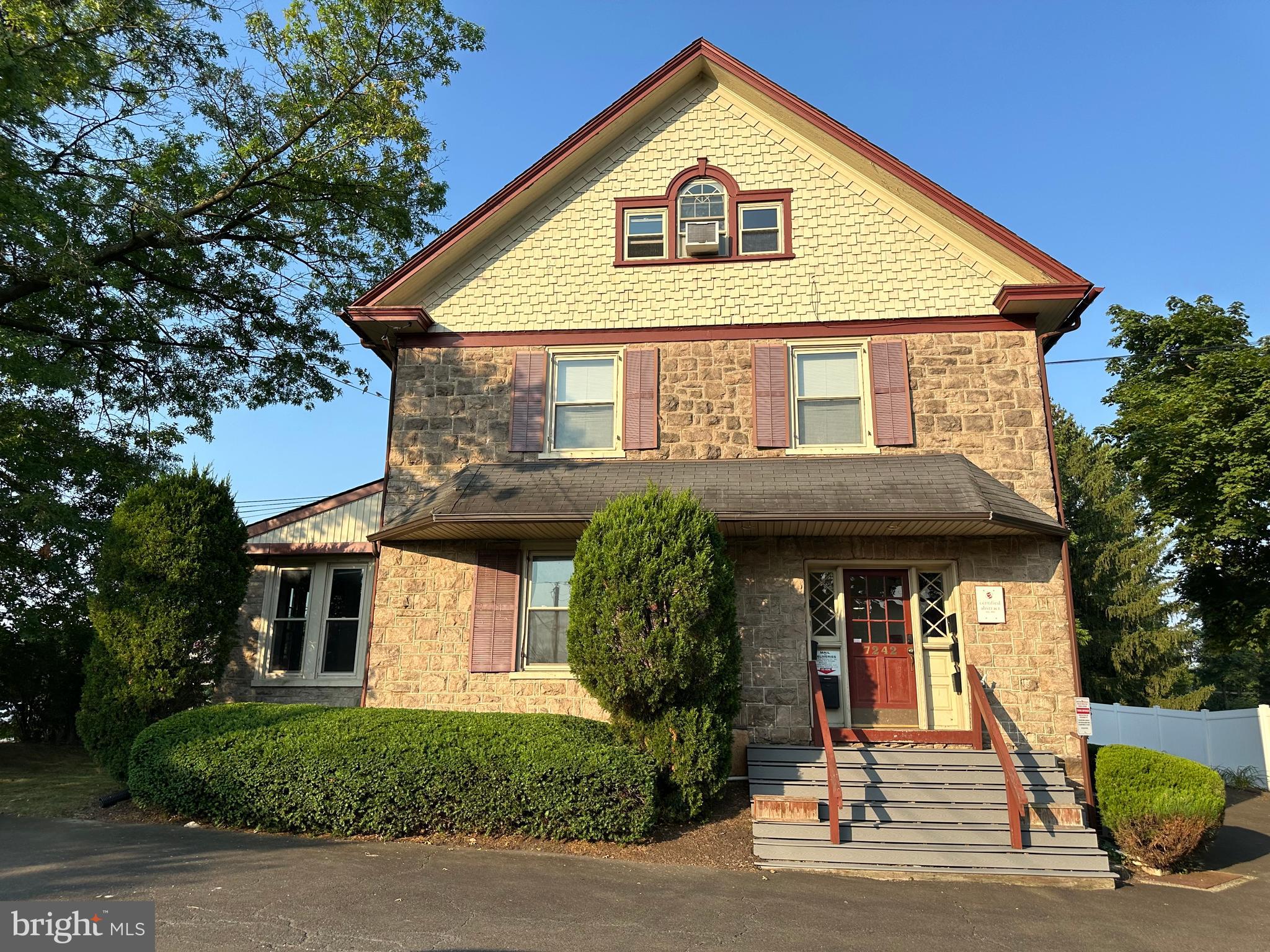 7242 Hollywood Road, Unit 1F Fort Washington, PA 19034 - Photo 3 of 18