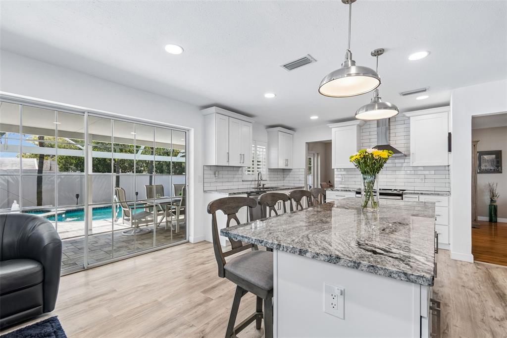 9045 Ridge Road Seminole, FL 33772 - Photo 12 of 39